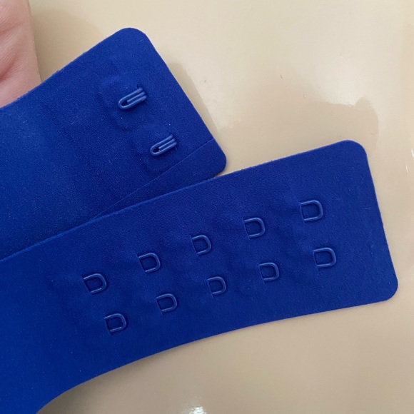 Knix M+ wireless bra in blue with plunging neckline and mesh detail - Picture 14 of 16